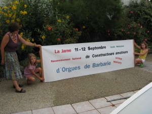 Banderole publicitaire au rond point de La Jarne