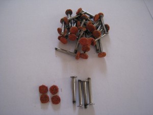 Des clous de 2.7mm équipés de la rondelle feutre