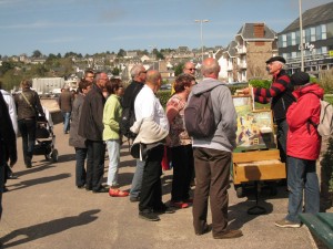 Que de monde intéressé et intéressant !  Tous très curieux de connaitre le fonctionnemeny-