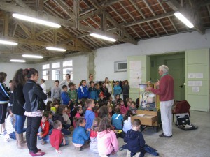 L'après midi était consacré à la présentation de l'orgue de barbarie dans certaines écoles de la ville