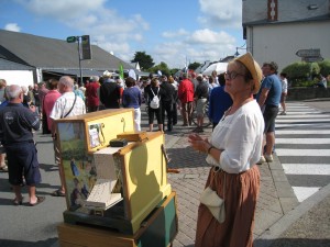Colette était à l'ouvrage même si cela n'est pas trop ce qu'elle aime. 